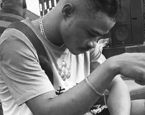 E no easy by Dyb (Biography)